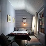 Farm stay Kvebergsoya Gard