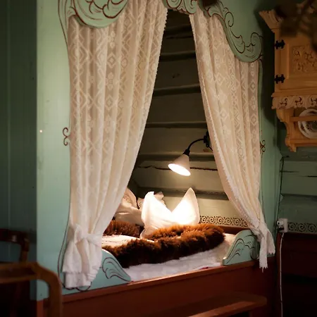 Farm stay Kvebergsoya Gard *