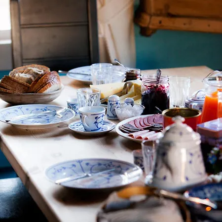 Feriegård Kvebergsoya Gard Grimsbu