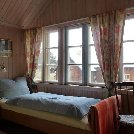 Farm stay Kvebergsoya Gard *